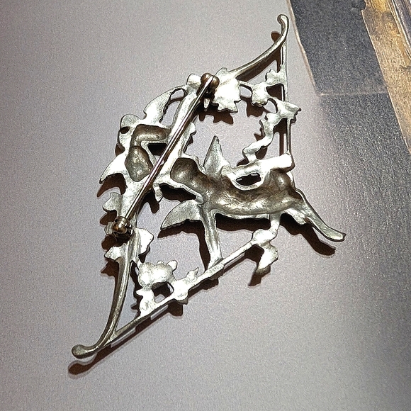 Vintage Large Cherub And Birds Brooch - Picture 4 of 5